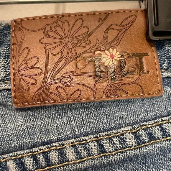 Tilt Jean Shorts  Blue Distressed Stretch Cut Off Denim Women's Juniors Size 1 - Picture 6 of 7